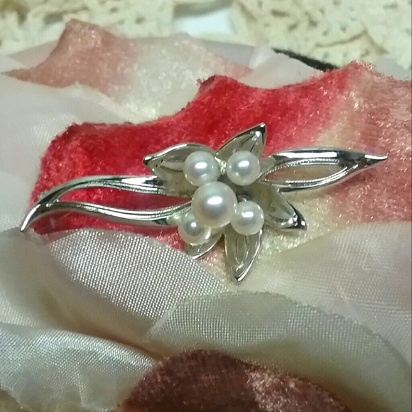Vintage Sterling Pearl Pin - Picture 1 of 6